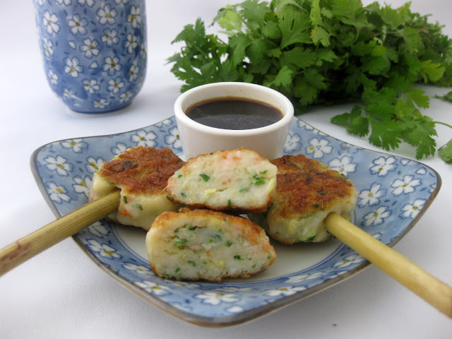 Pastelitos De Langostinos En Brocheta De Lemongrass
