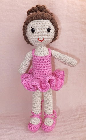 2000 Free Amigurumi Patterns: Ballerina crochet pattern