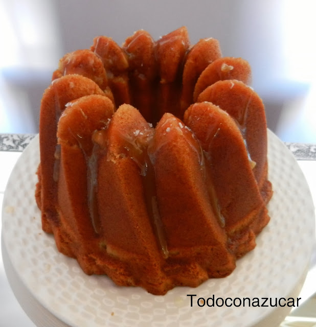 Bundt Cake De Vainilla Y Toffee Con Flores De Sal
