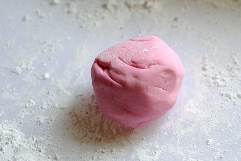 100 Simple & Delicious dessert recipes Marshmallow Fondant