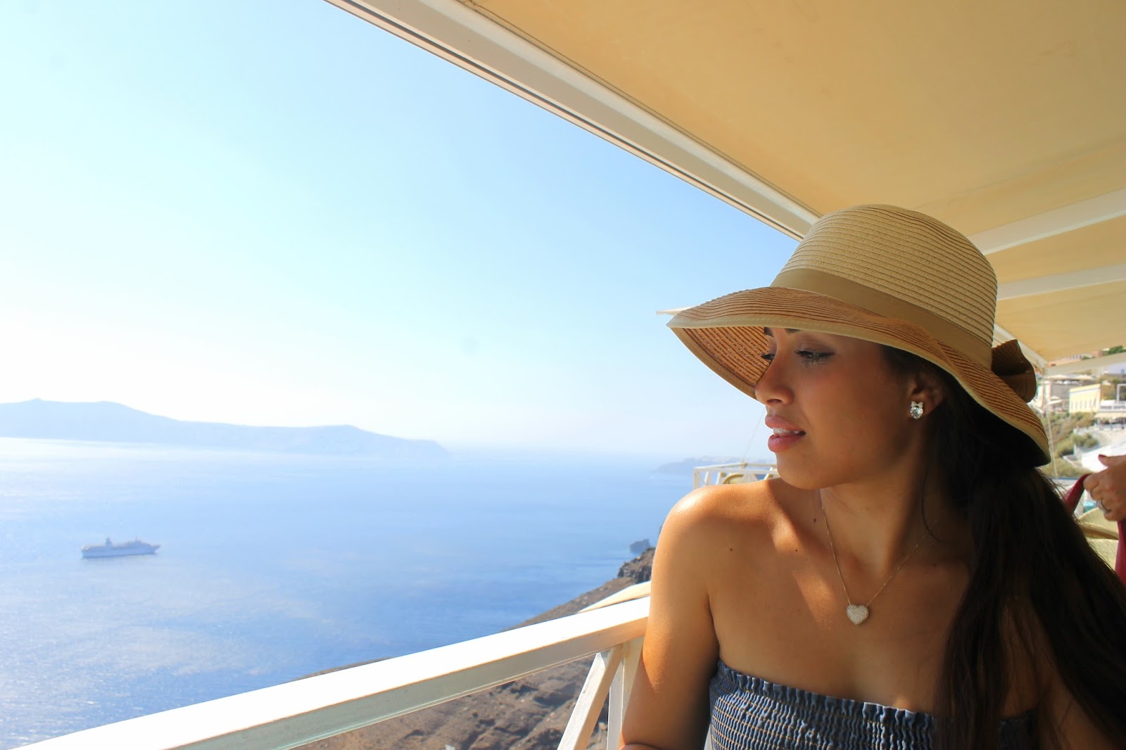 holiday at greek islands santorini 12