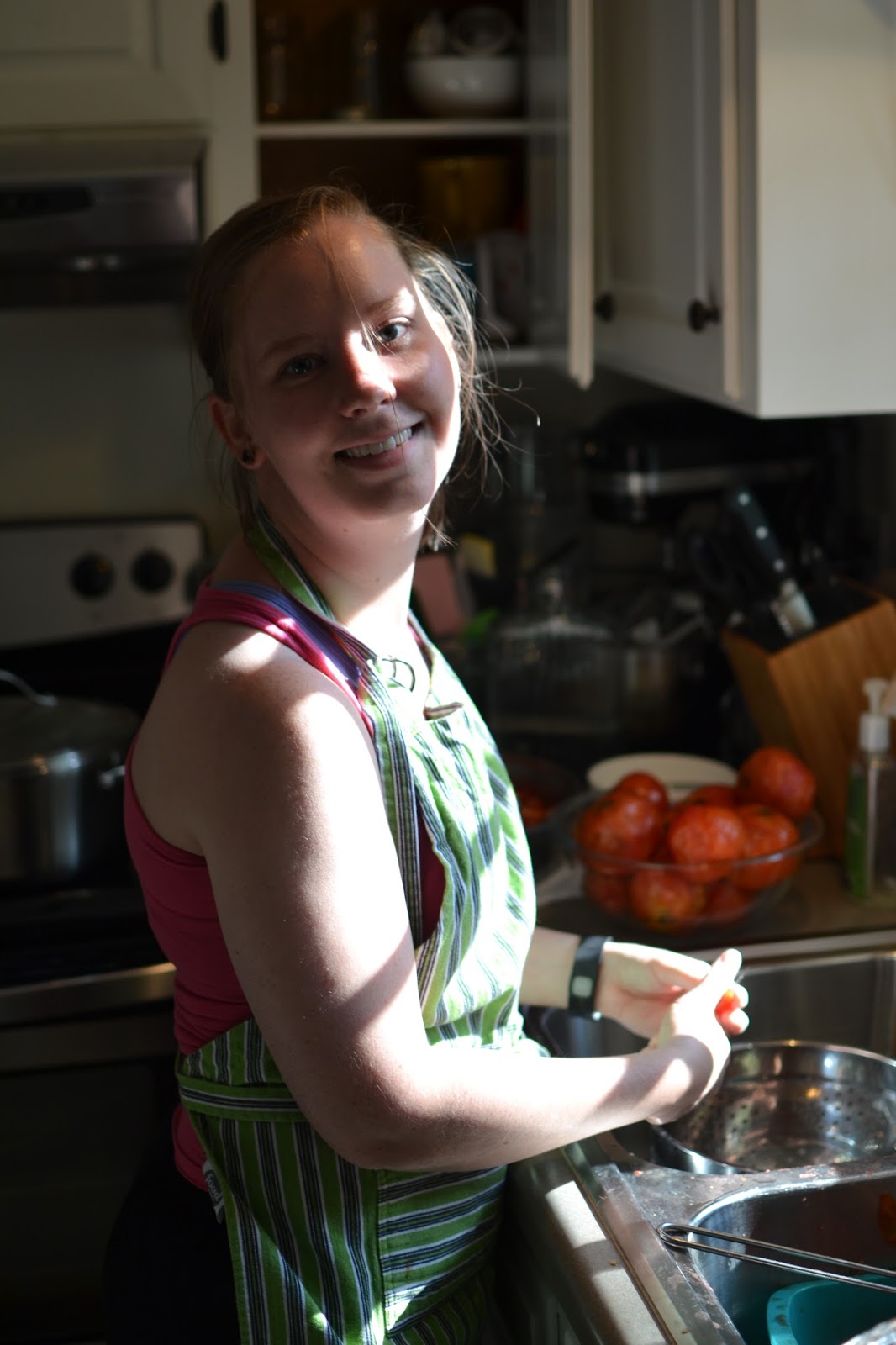 the eibls Preparing tomatoes