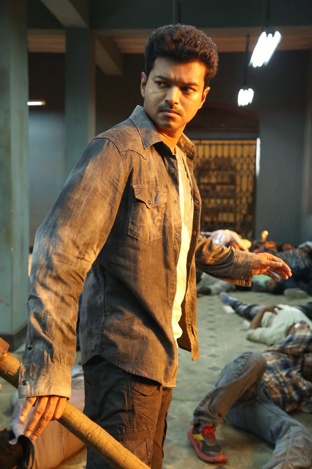 Vijay in Kaththi Movie - Latest Movie Updates, Movie Promotions