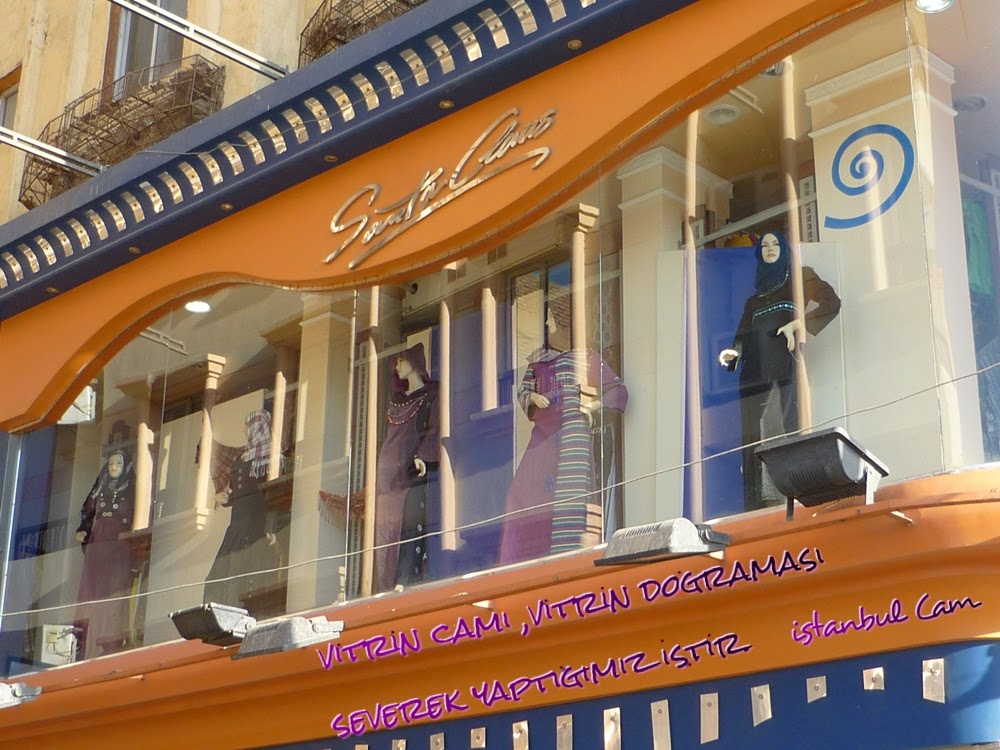 Vitrin Camı,Vitrin Doğraması ,Severek Yaptığımız iştir.