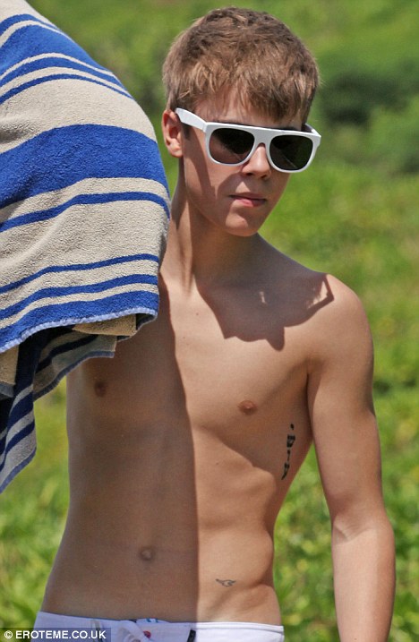 pictures of shirtless justin bieber. Body art: Bieber showed off a