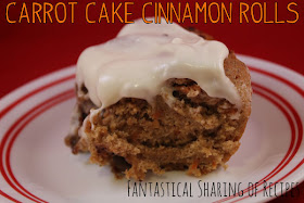 Carrot Cake Cinnamon Rolls - cake and cinnamon rolls together with a rich cream cheese frosting #recipe #breakfast