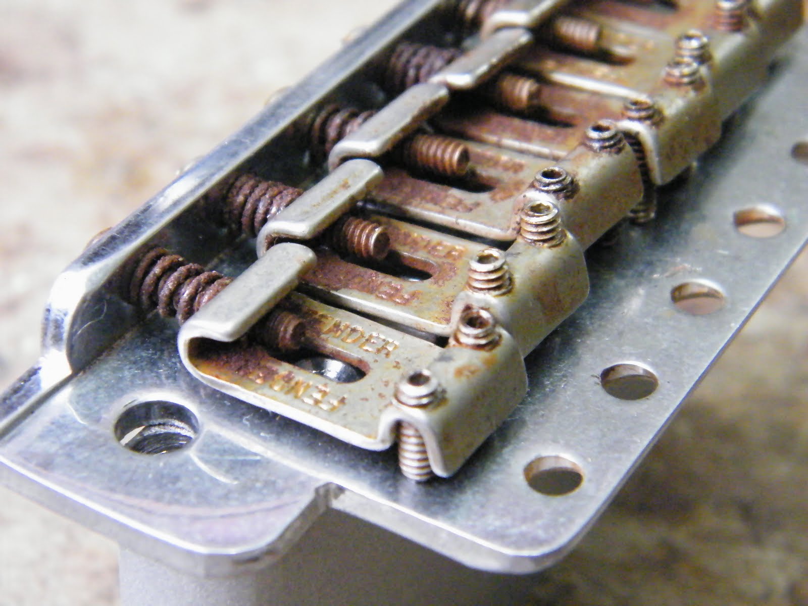 Mr Glyn's guitar repair Fender Stratocaster Relic Trem problems