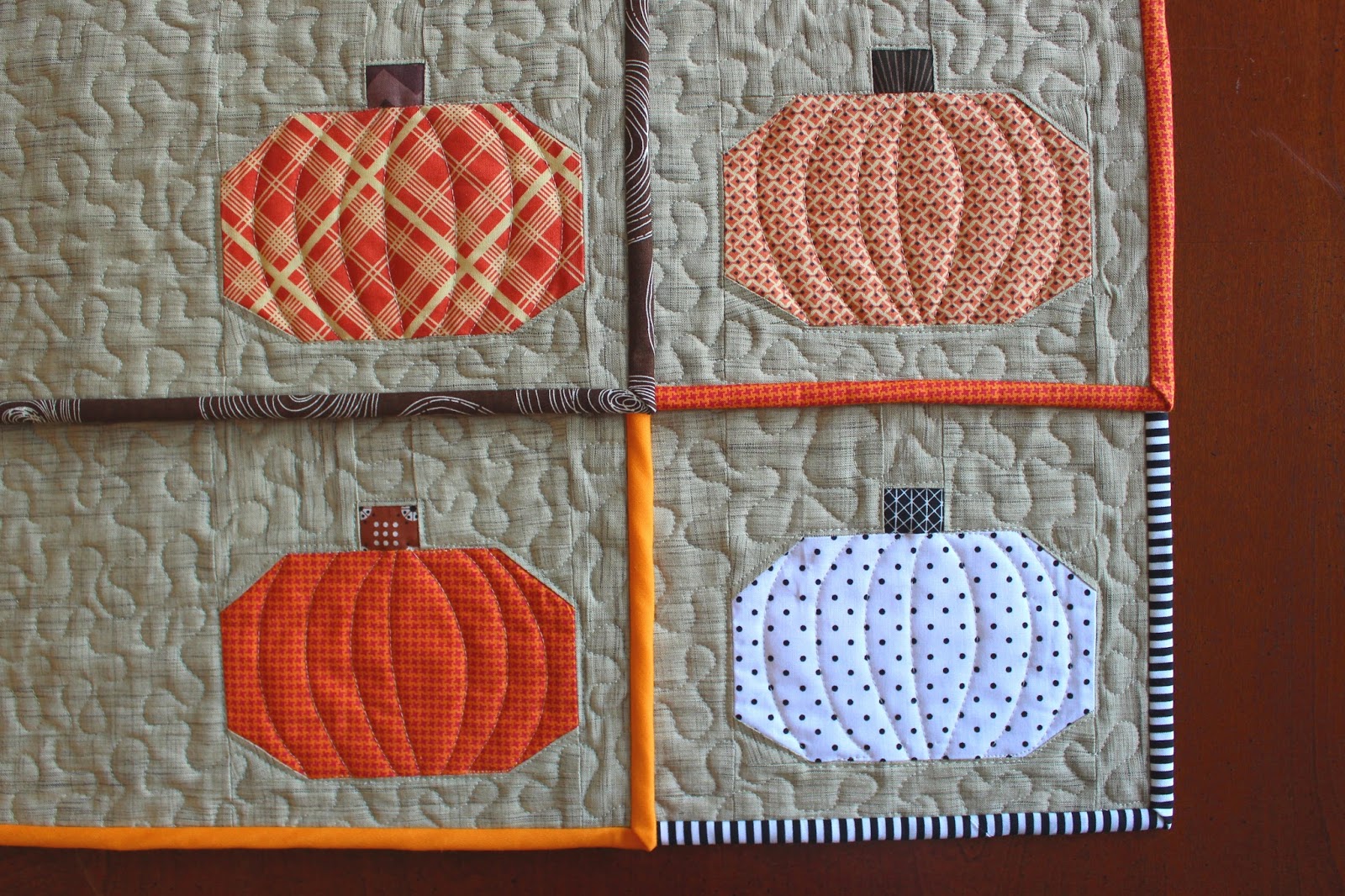 Teaginny Designs Paper Pieced Pumpkin Placemats