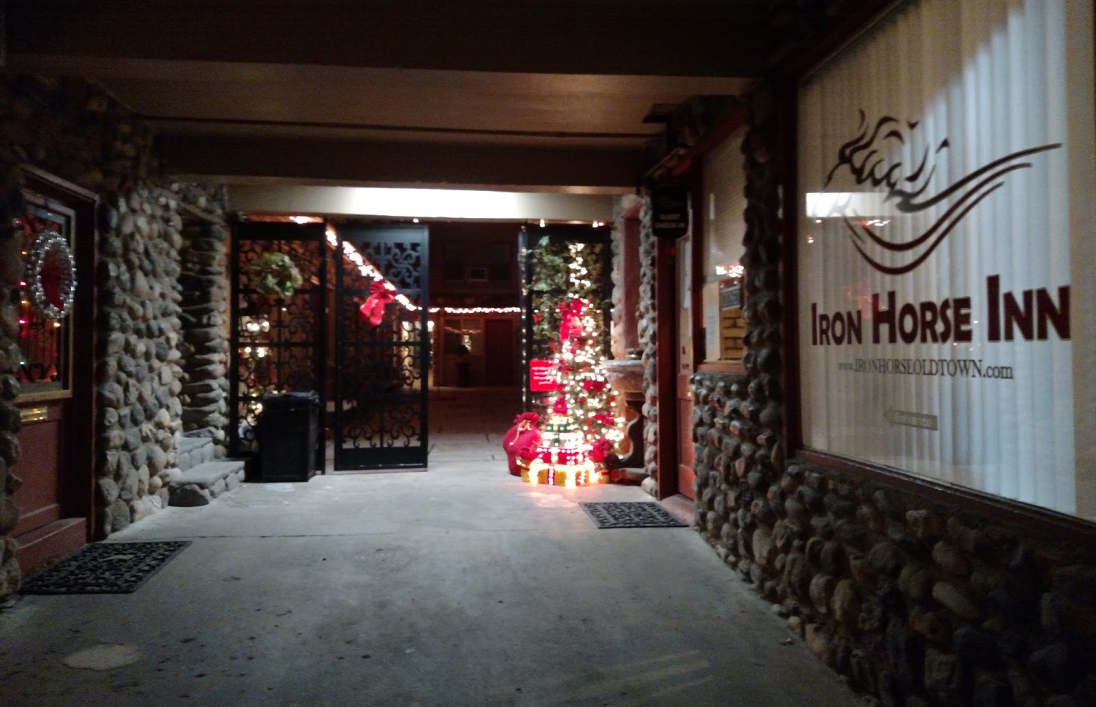 The Road Cottonwood, AZ Christmas