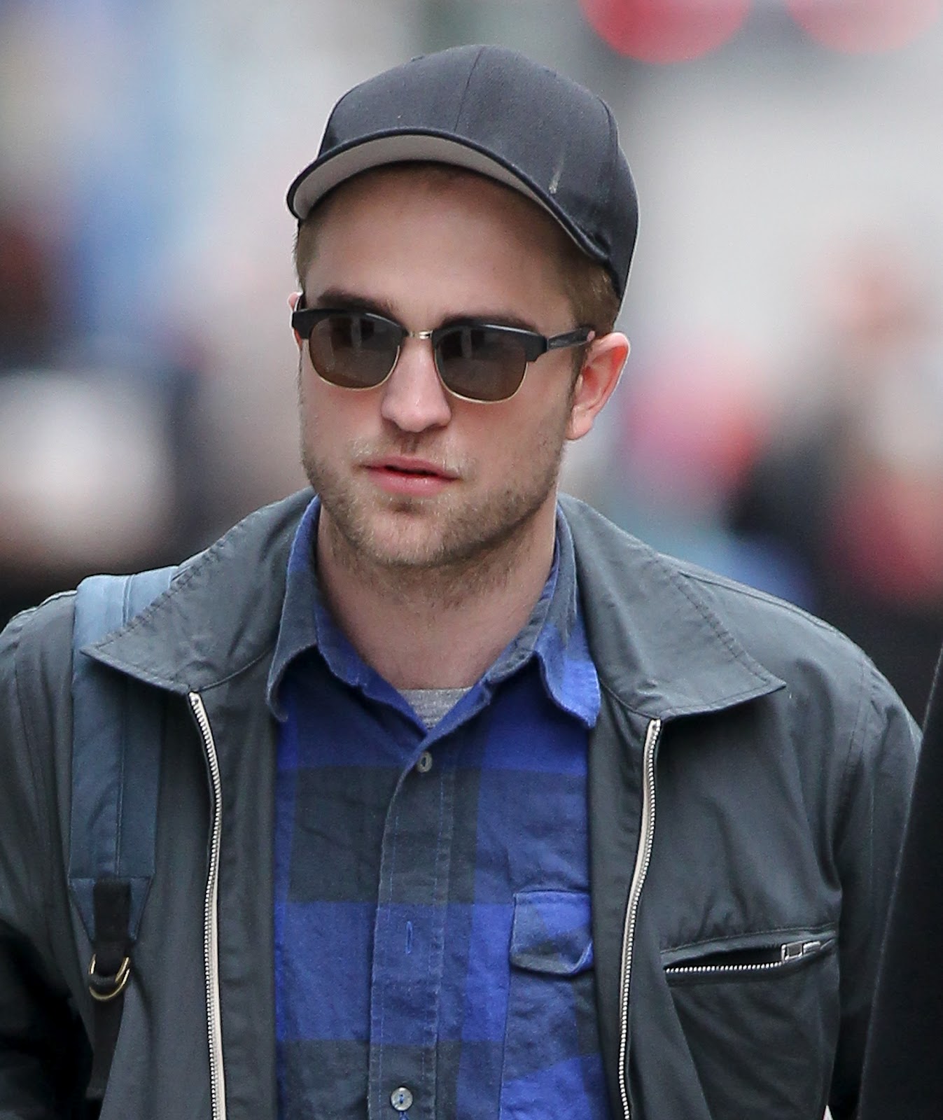 http://2.bp.blogspot.com/-Xiqnfb0SxL0/T6VUNg4BweI/AAAAAAAACuE/xCo9sZ3dyjg/s1600/Robert+Pattinson4.jpg