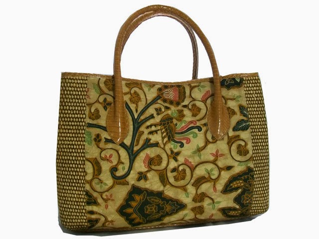 Tas Cantik Motif Batik Lawasan kombinasi dengan tikar Tas Cantik Motif Batik Lawasan kombinasi dengan tikar