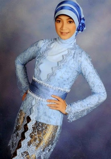 model hijab dan baju kebaya wisuda muslimah terbaru 2017/2018 model hijab dan baju kebaya wisuda muslimah terbaru 2017/2018
