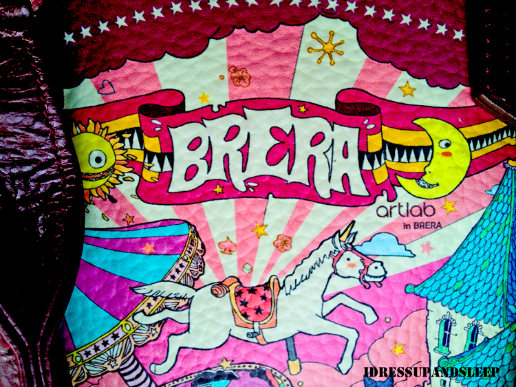 Art fever in BRERA sling bag