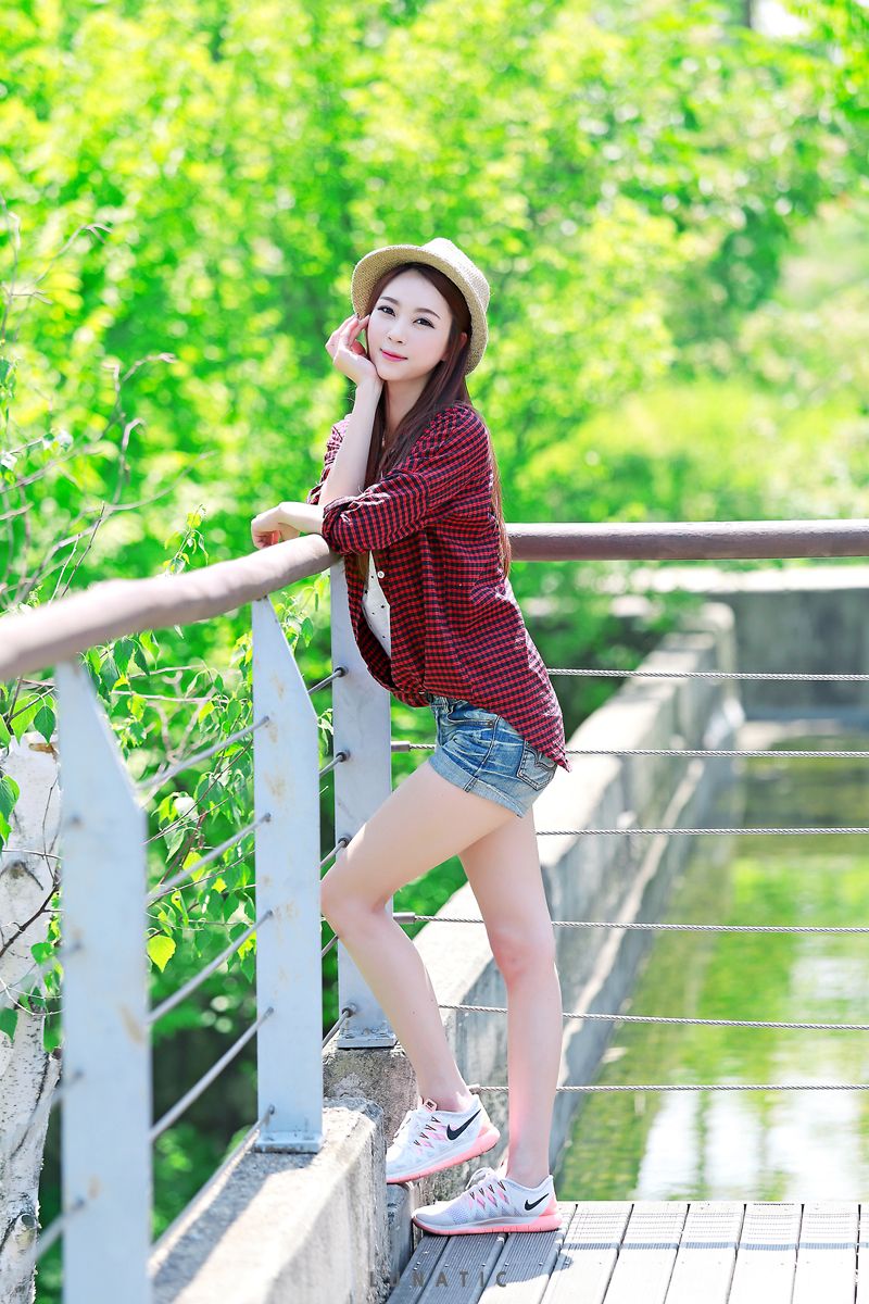 Cute Asian Girl: Ju Da Ha Outdoor