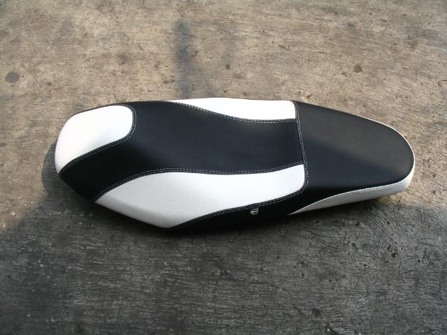 Modifikasi JOK MOTOR: Jok VARIO TECHNO 125 Pesanan Mr. ARIFIN Jakarta