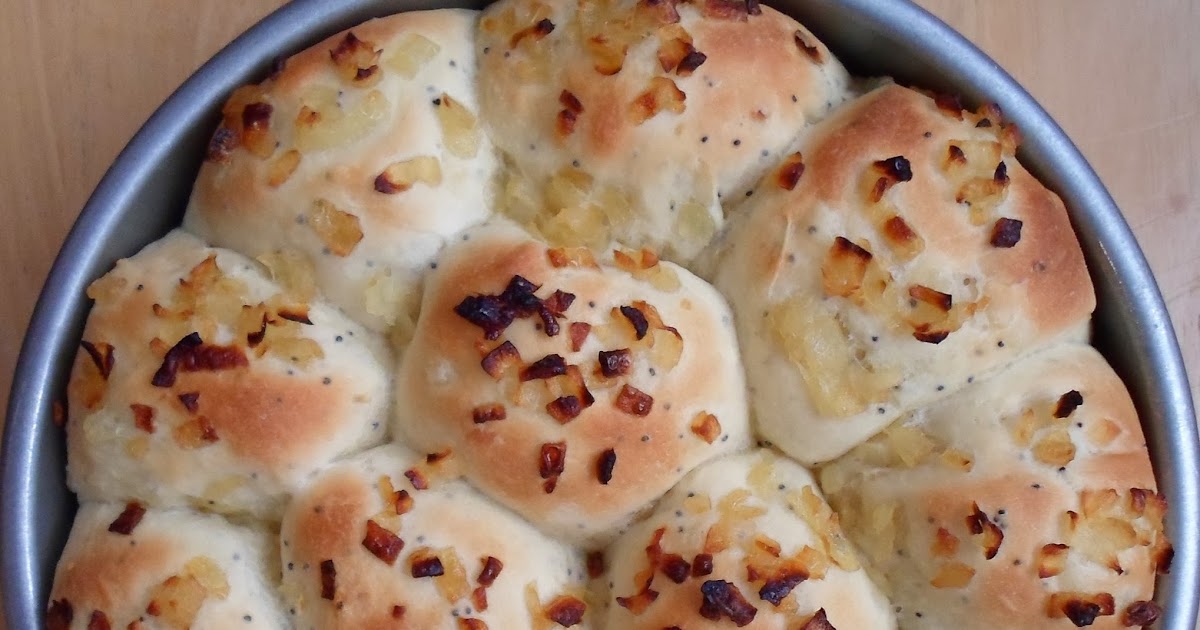 Happier Than A Pig In Mud Onion Poppy Seed Dinner RollsUsing Rapid