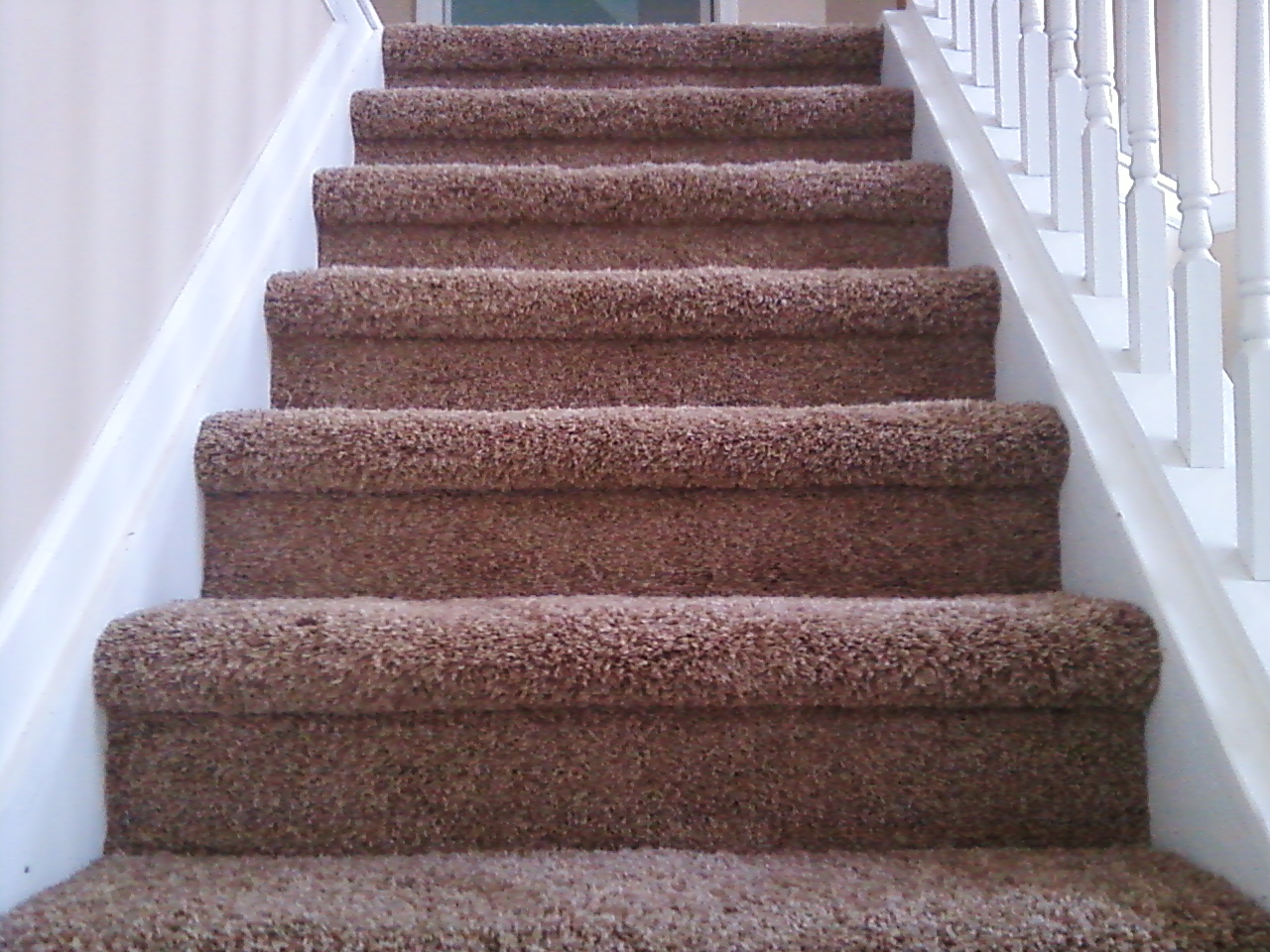 Frieze carpet installation: Frieze carpet installationj