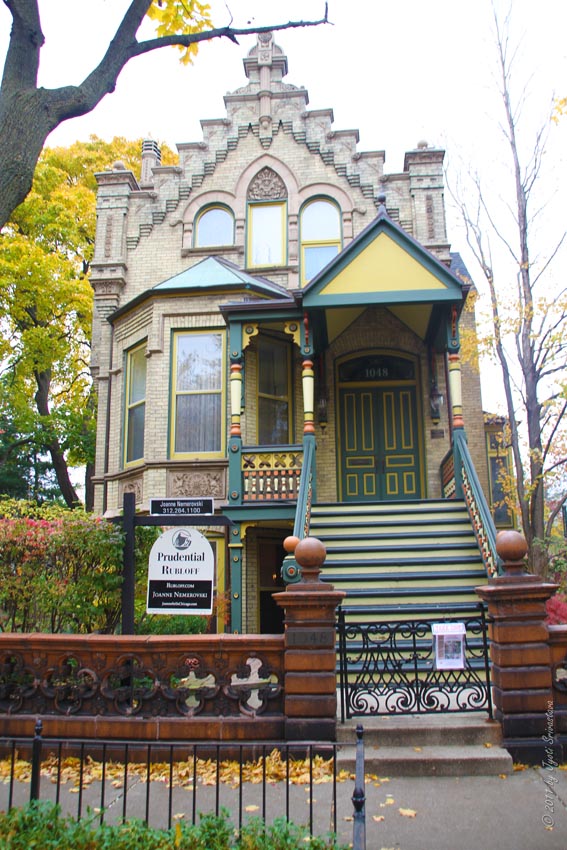 Chicago Architecture & Cityscape Lake View neighborhood [Terra Cotta