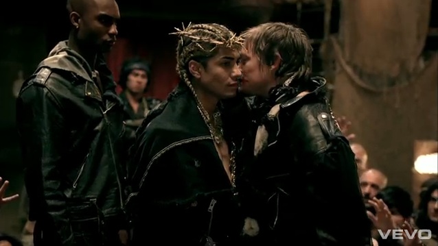 Lady%2BGaga%2BJudas%2BNorman%2BReedus%2BKiss%2BRick%2BGonzalez.jpg