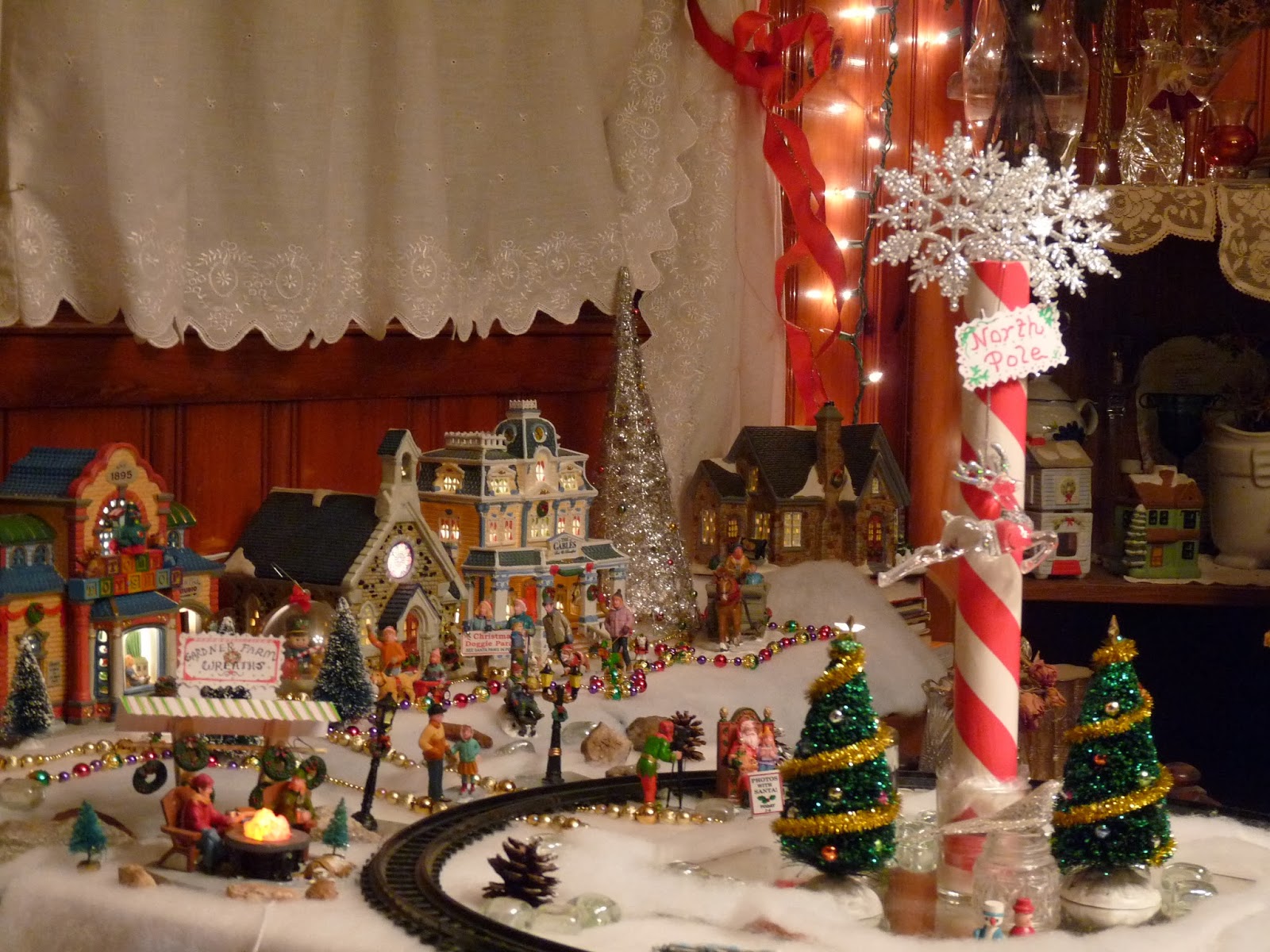 lowes christmas train set