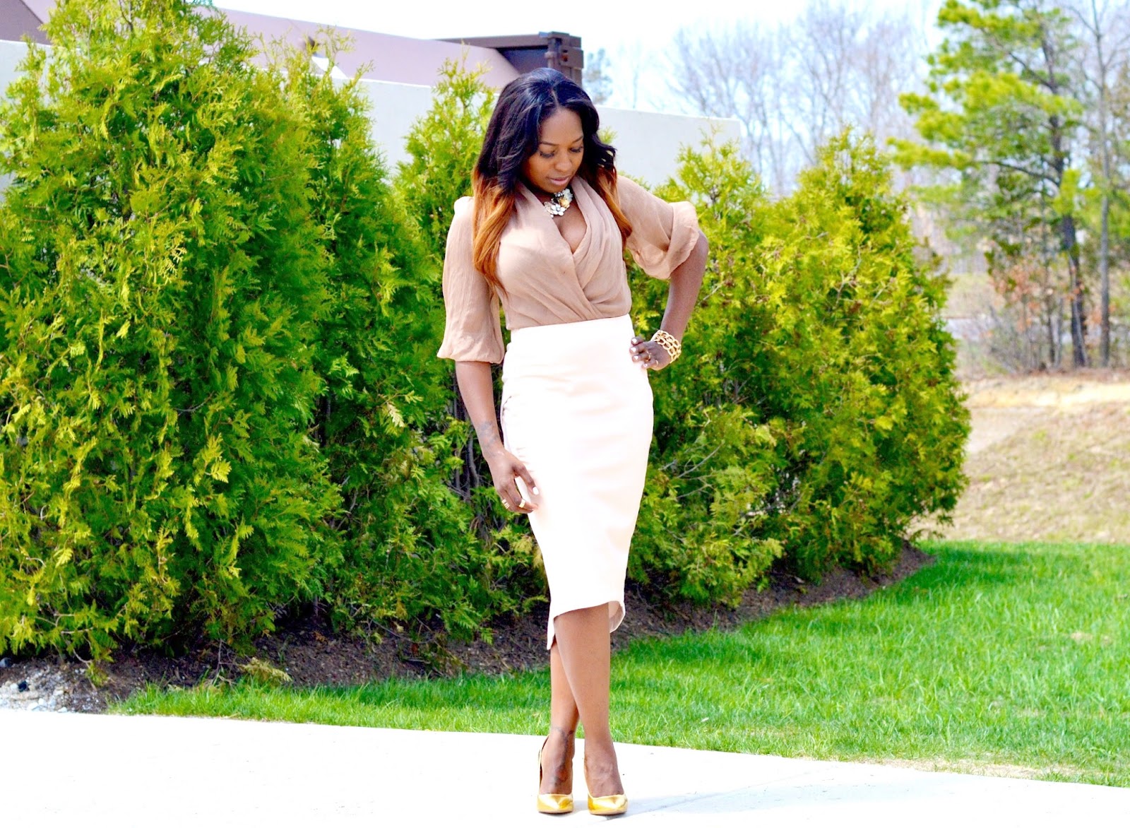 nude pencil skirt outfit