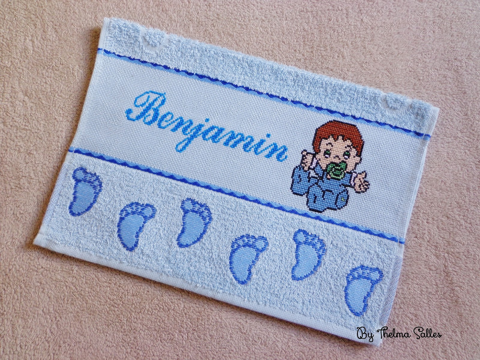 Thelma Salles ღ Artesanatos: Toalhinhas de mão para bebê