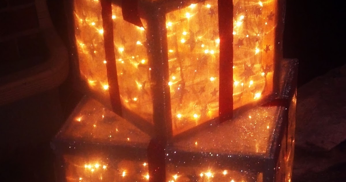 DIY Vintage Chic How to Make Lighted Christmas Presents for Outdoors