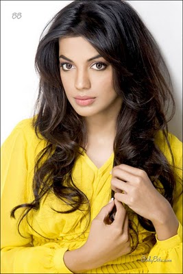 India Sexy Actress Mugdha Godse
