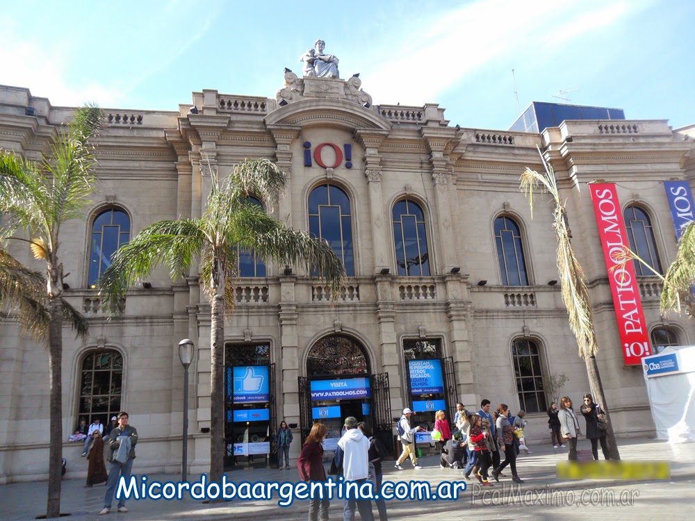 Entrada principal. Av. Velez Sarsfield y Boulevard San Juan