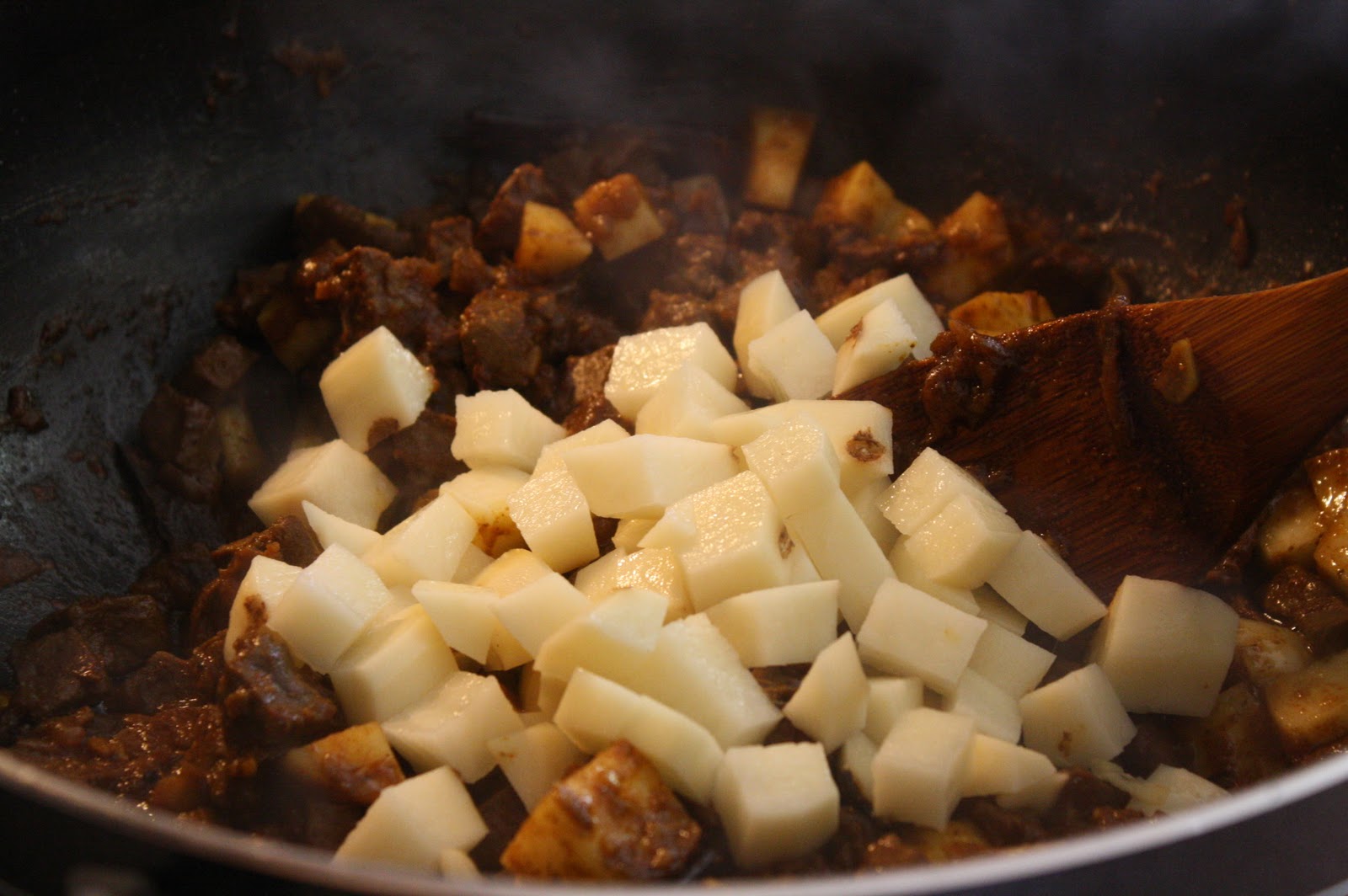 Food beef liver curry