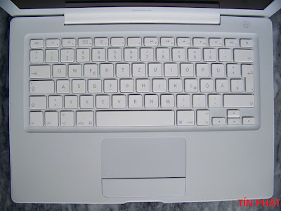 Macbook white 3.1 cấu hình:Core 2 Duo T7600/1gb/HDD 160/màn 13.3, pin 1h, vỏ ngoài còn rất mới.