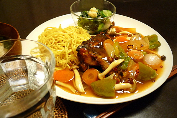 おっさんひとり飯 旧サイト イサキ唐揚げ甘酢あんかけと焼きソバのワンプレート