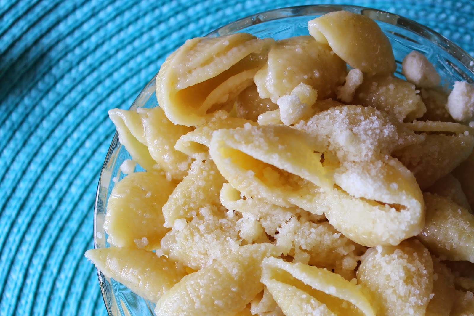 Cupcakes and Pearls Garlic Butter Parmesan Noodles