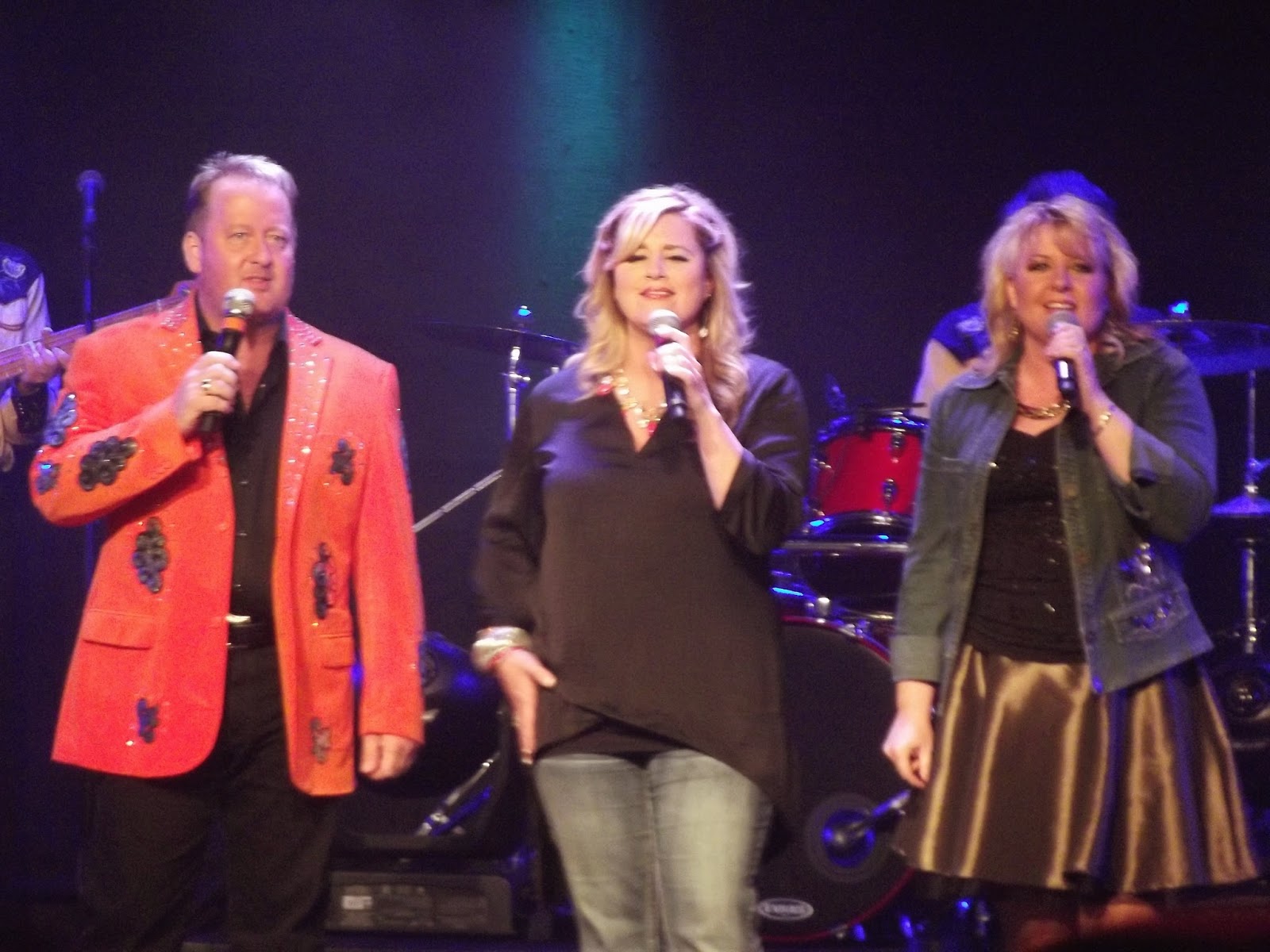 Branson's Tour Guide Branson Country USA at Grand Country (5/23/14)