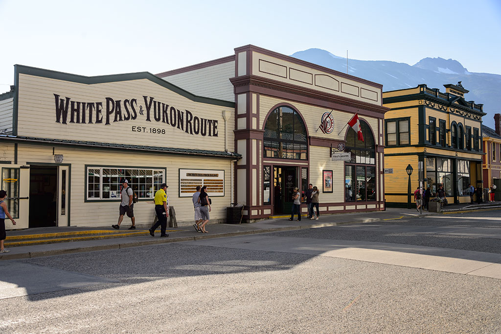 Bubba's Garage Photos of Skagway, Alaska aboard the Norwegian Pearl