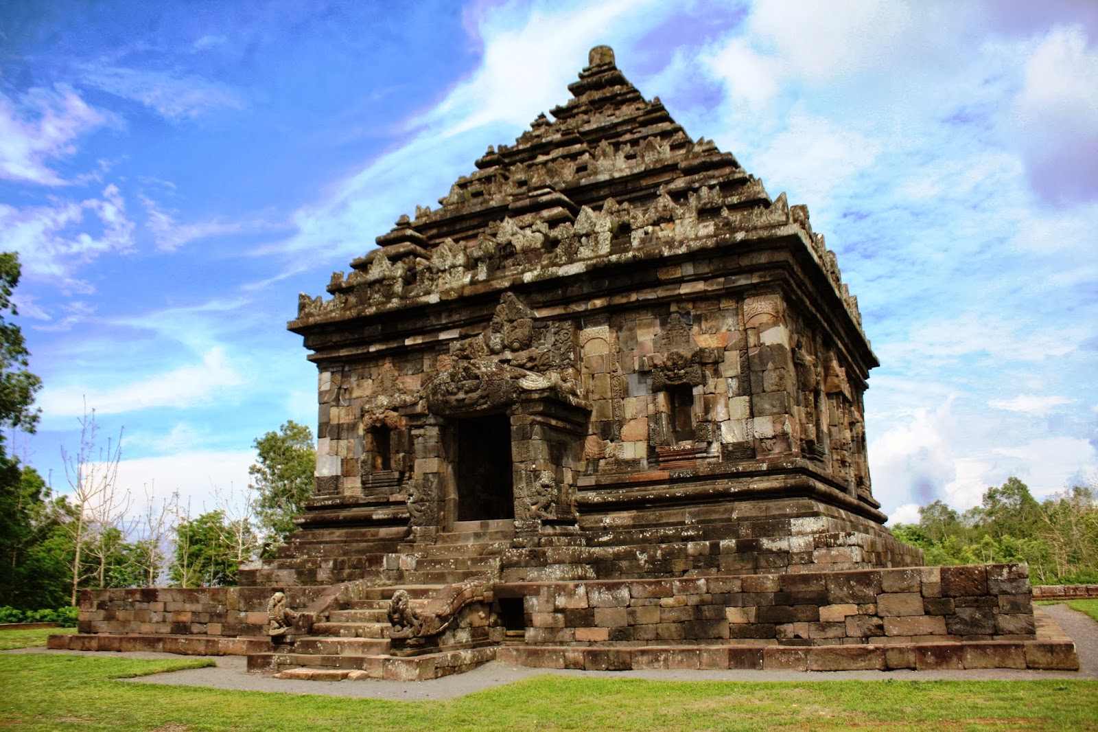 Mencoba Mengisi Waktu Luang...: Lihat Jogja Dari Sisi yang ...