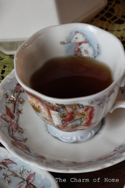 Brambly Hedge Winter Tea, The Charm of Home