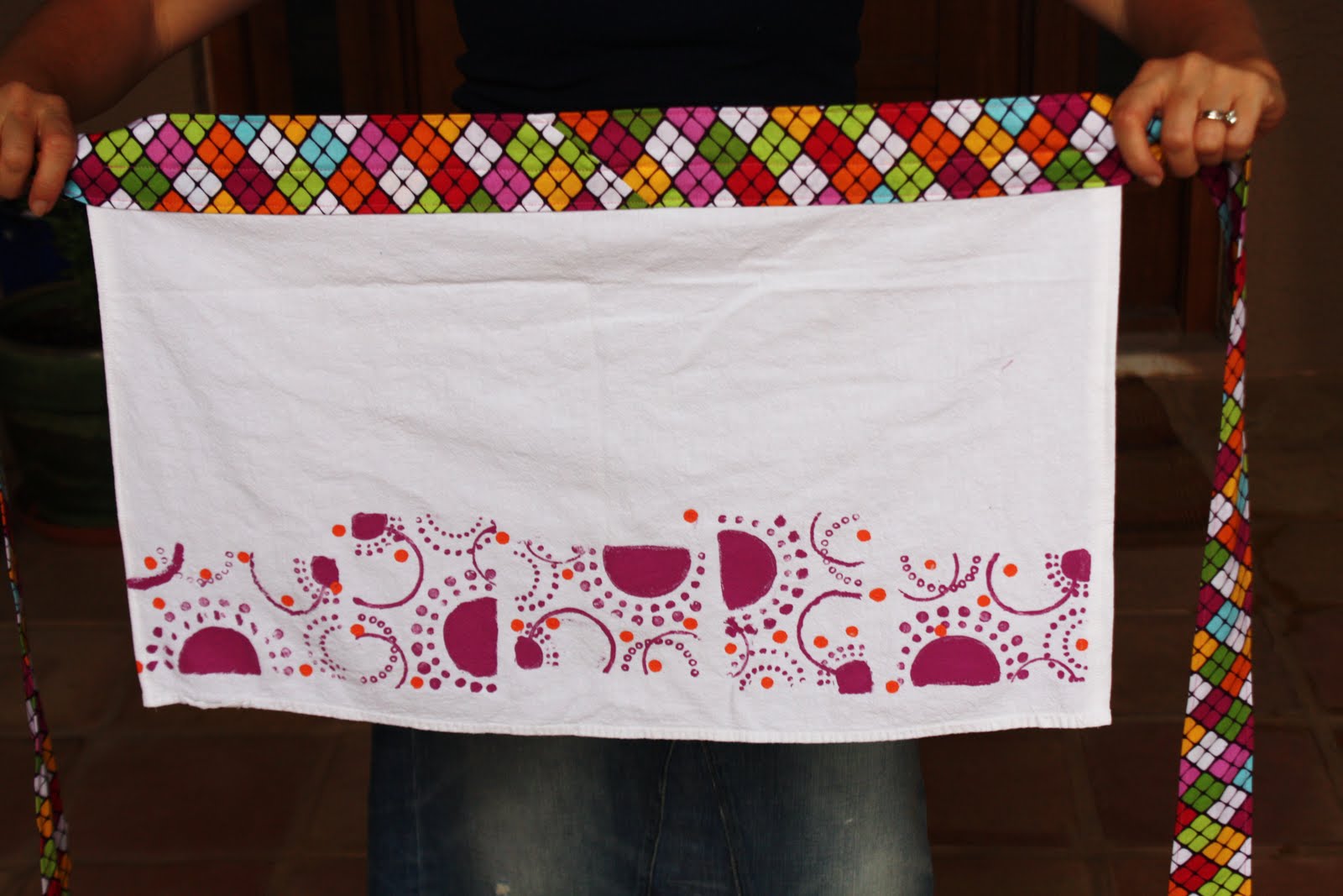 Sara vs. Sarah "Stamping" Fabric with Paint {DIY}