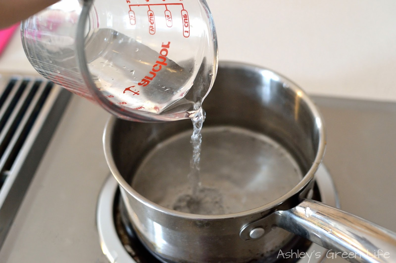 Ashley's Green Life How to Use a Neti Pot (Video)