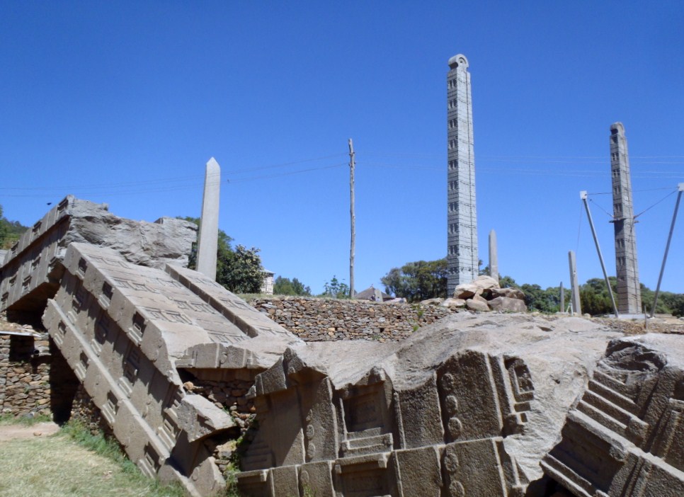 axum+stelae.jpg