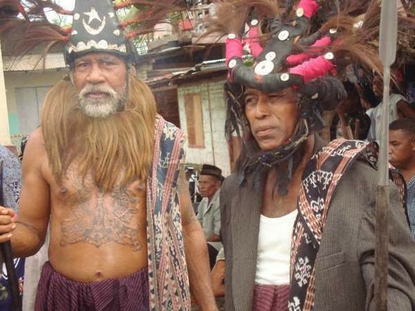 www.Primo: Flores tribe. www.Primo: Flores tribe.