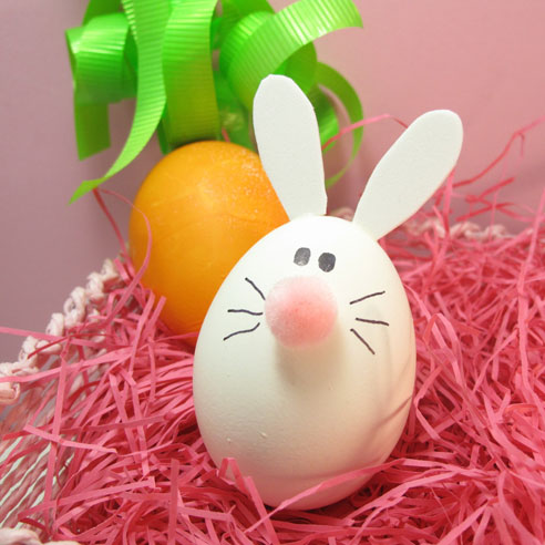 Easy egg decorating ideas Easy Easter Egg Decorating Ideas It's not Easter without bright Spring-colored Easter eggs to decorate. Whether hidden around the house for the kids to hunt or set up as a creative centerpiece, Easter eggs are a key component to every family's celebration.