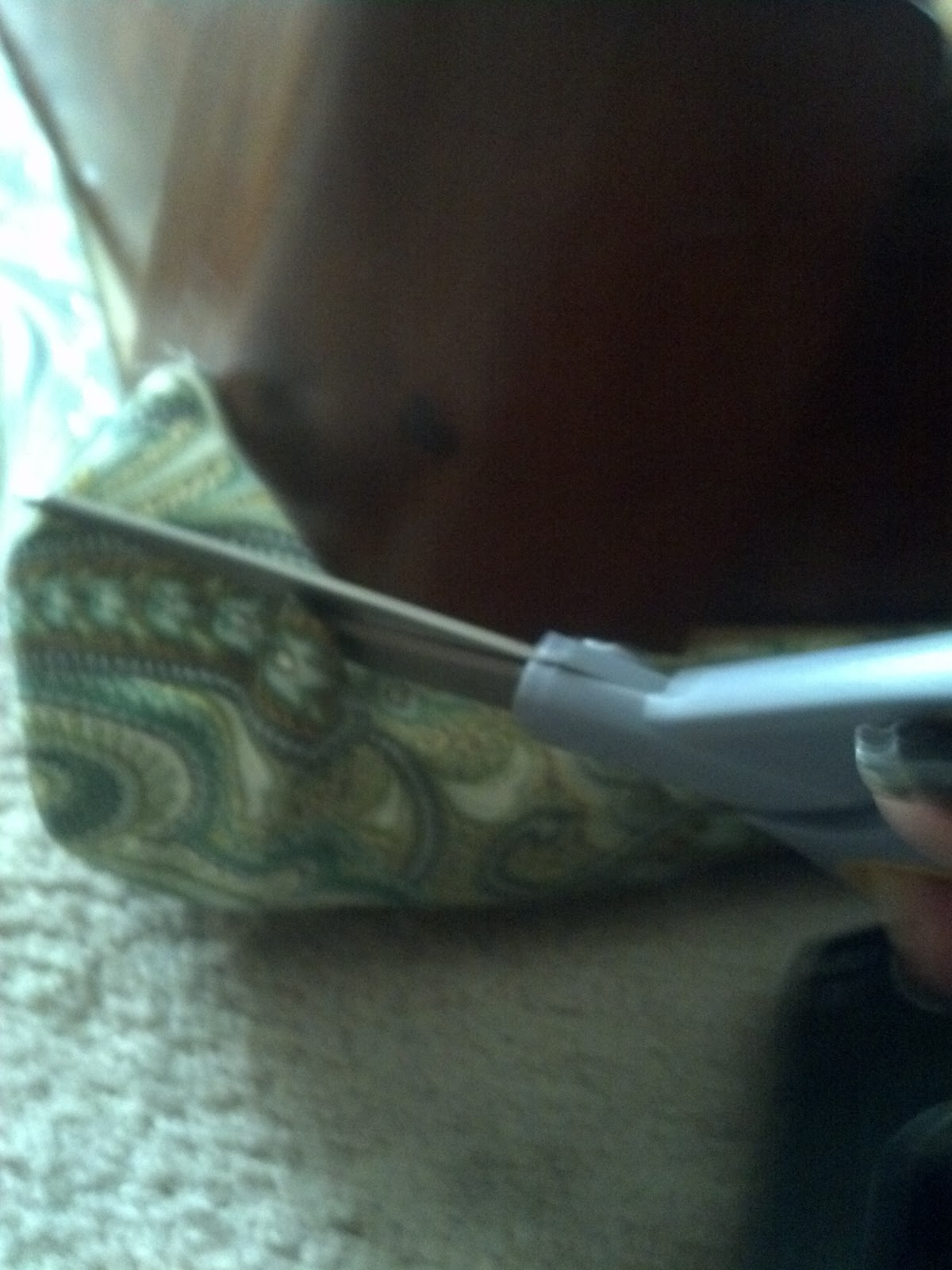 TURNING IDEAS INTO LOVELY CREATIONS HOW TO GIVE A NEW LOOK TO AN OLD TABLE