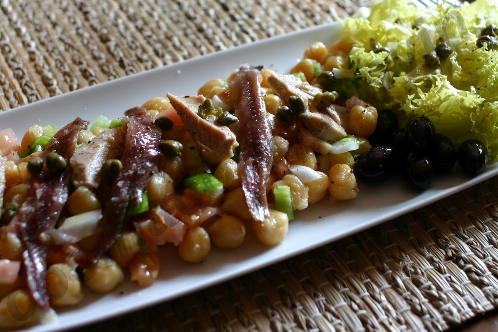 Cocina con Quenyin Ensalada de garbanzos con atún y anchoas