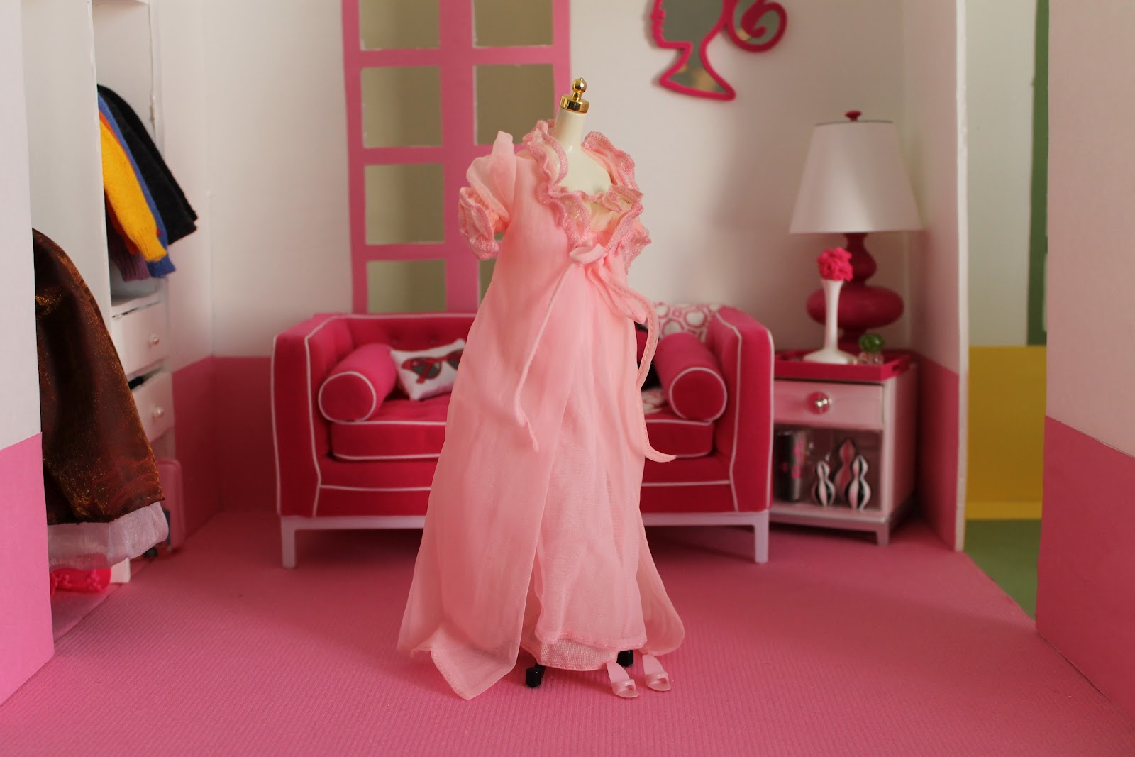 SHASARIGNIS Barbie, Fashion Royalty : Coiffeuse de rêve de Barbie / Barbie  Light up vanity