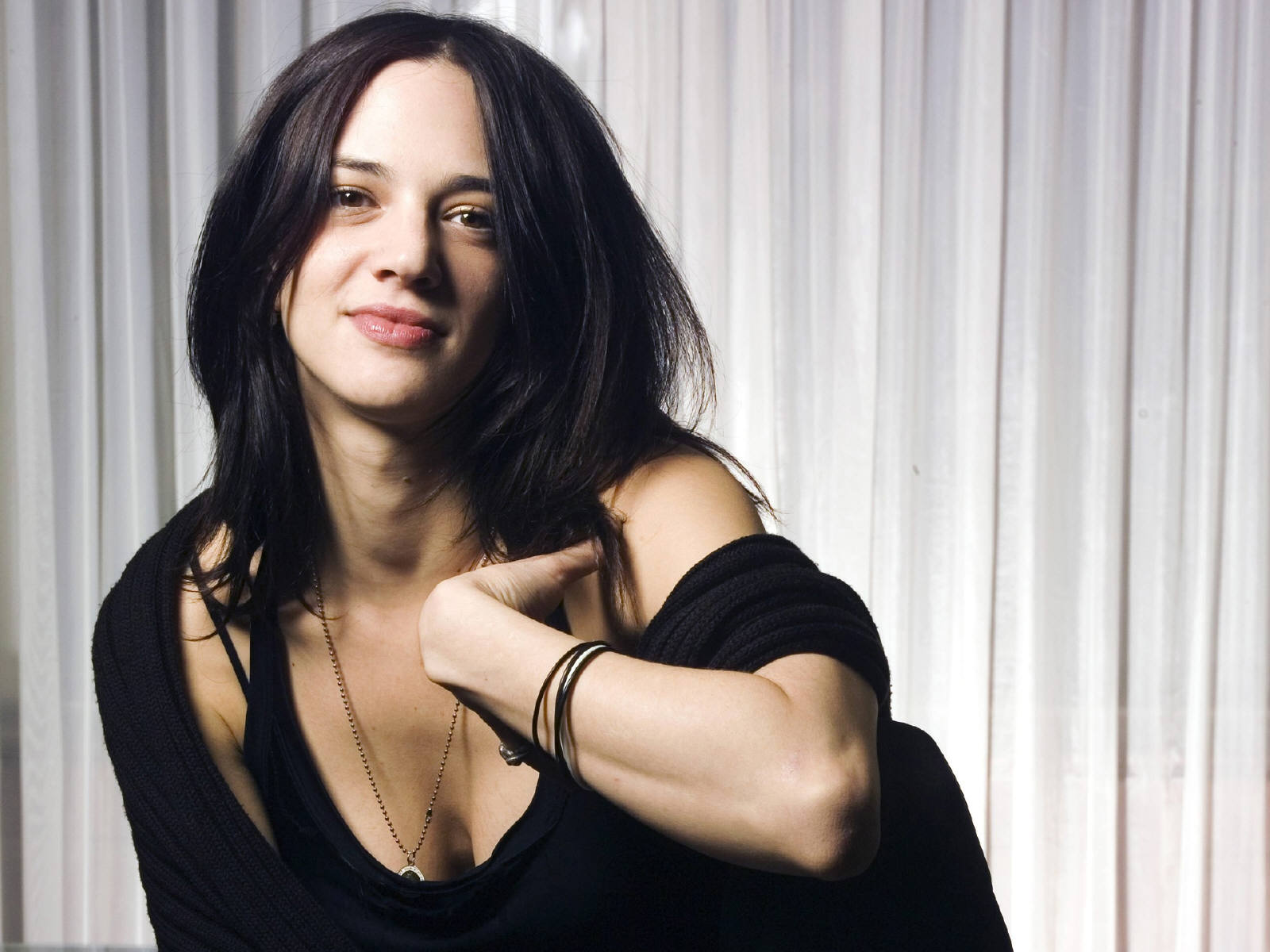 http://2.bp.blogspot.com/-Y9fGWy_Usdg/TuTX2gZopHI/AAAAAAAABTY/P9Cee5dHudc/s1600/Asia_Argento_0048_1600X1200_Wallpaper.jpg