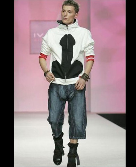 Ridiculous_Runway_Fashions_Penis_445.jpg