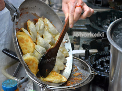 Guo Tie 锅贴 (Pan Fried Dumplings) at Taman Sri Tebrau Hawker Centre, Johor Bahru Guo Tie-锅贴-Johor-Bahru