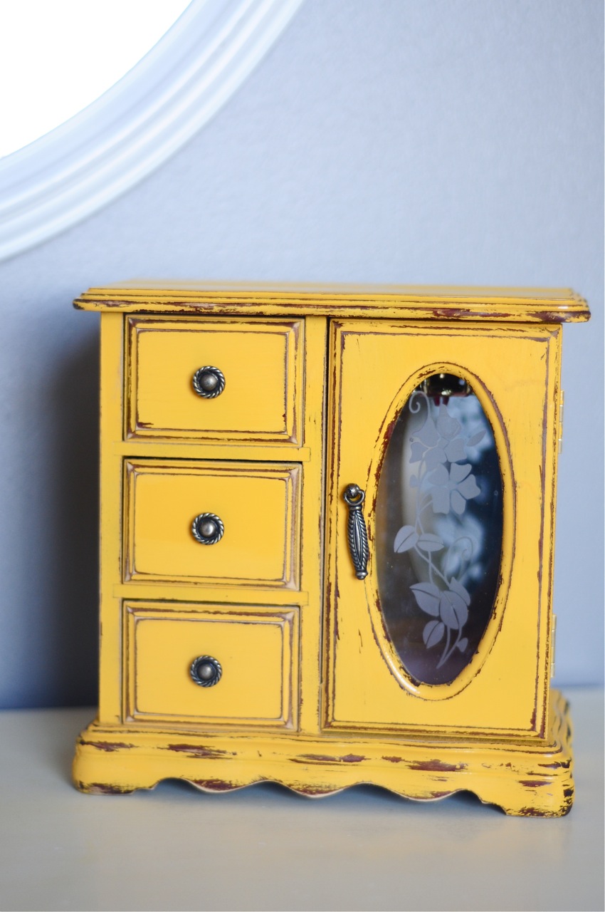 DIY Til We Die {Amanda} Jewelry Box Makeover!