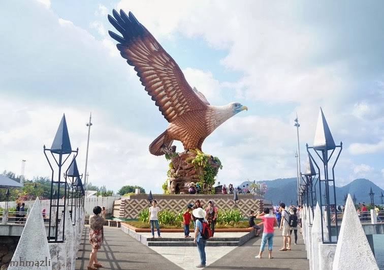 Tugu helang langkawi